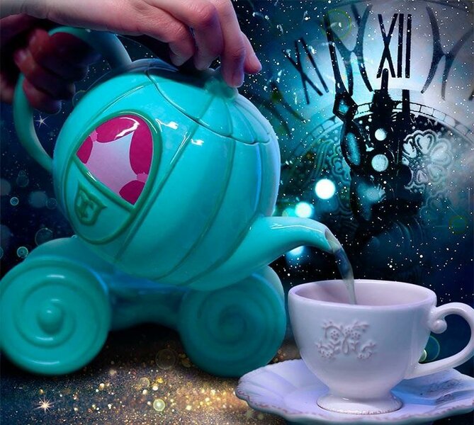 DISNEY - Cinderella's Carriage - Ceramic Teapot 850ml DISNEY - Cinderella's Carriage - Ceramic Teapot 850ml