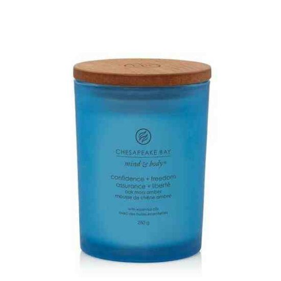 Chesapeake Bay Candle  Confidence &amp; Freedom &ndash; Oak Moss Amber Medium Candle