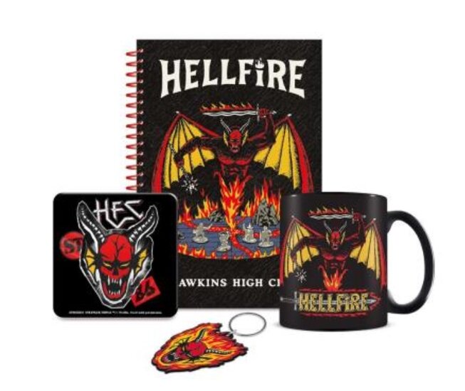 STRANGER THINGS - Bumper Gift Set - Mug, Coaster, Keychain &amp; Notebook