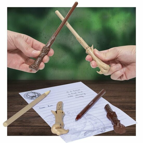 HARRY POTTER - Harry&#039;s &amp; Voldemort&#039;s Wands - Set of 2 Pens
