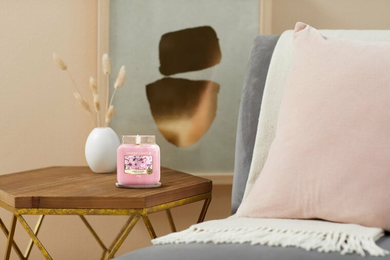 Yankee Candle Medium Jar Geurkaars - Cherry Blossom