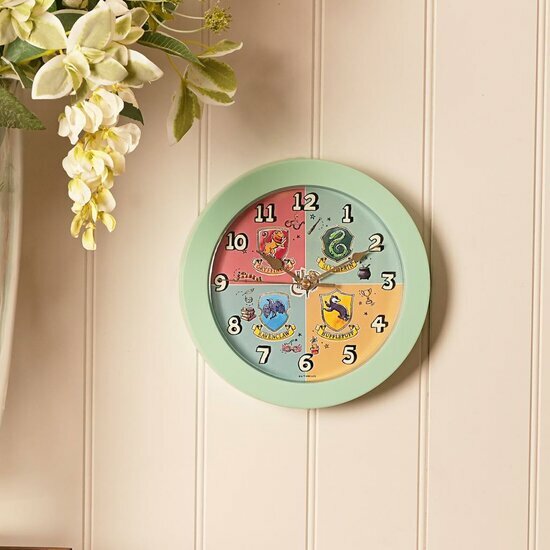 HARRY POTTER - The Four Houses - &#039;Glow In The Dark&#039; Wall Clock