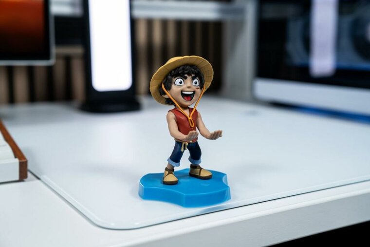 ONE PIECE NETFLIX - Luffy - &#039;Holdem&#039; Controller &amp; Phone Support - 11cm