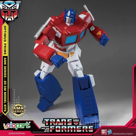 TRANSFORMERS GENERATION ONE - Optimus Prime - Model Kit 20cm