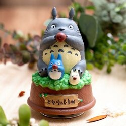MY NEIGHBOR TOTORO - Totoro play the ocarina - Big musical statue